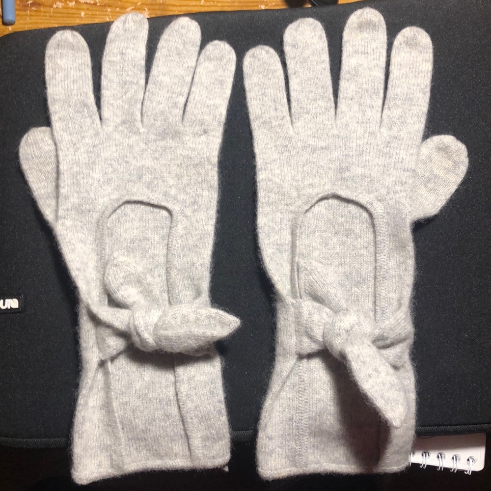 Luxurious soft cashmere gloves